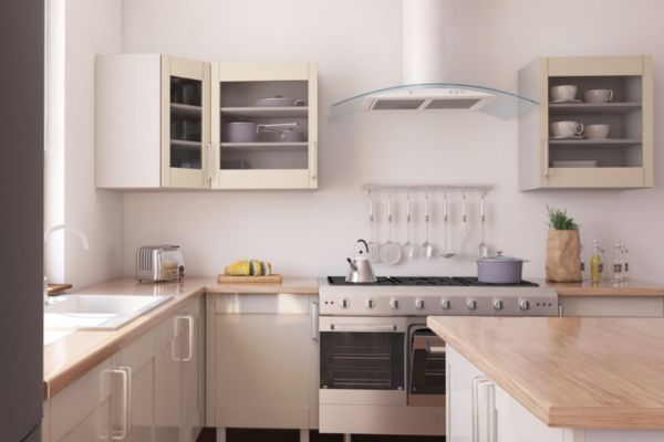 errores a elegir una cocina a gas Cocina moderna y bien iluminada con una estufa a gas empotrada elegida correctamente